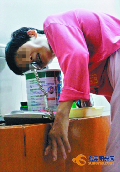 27年来身体“冰冻”5次手术“企鹅人”成功“解封”