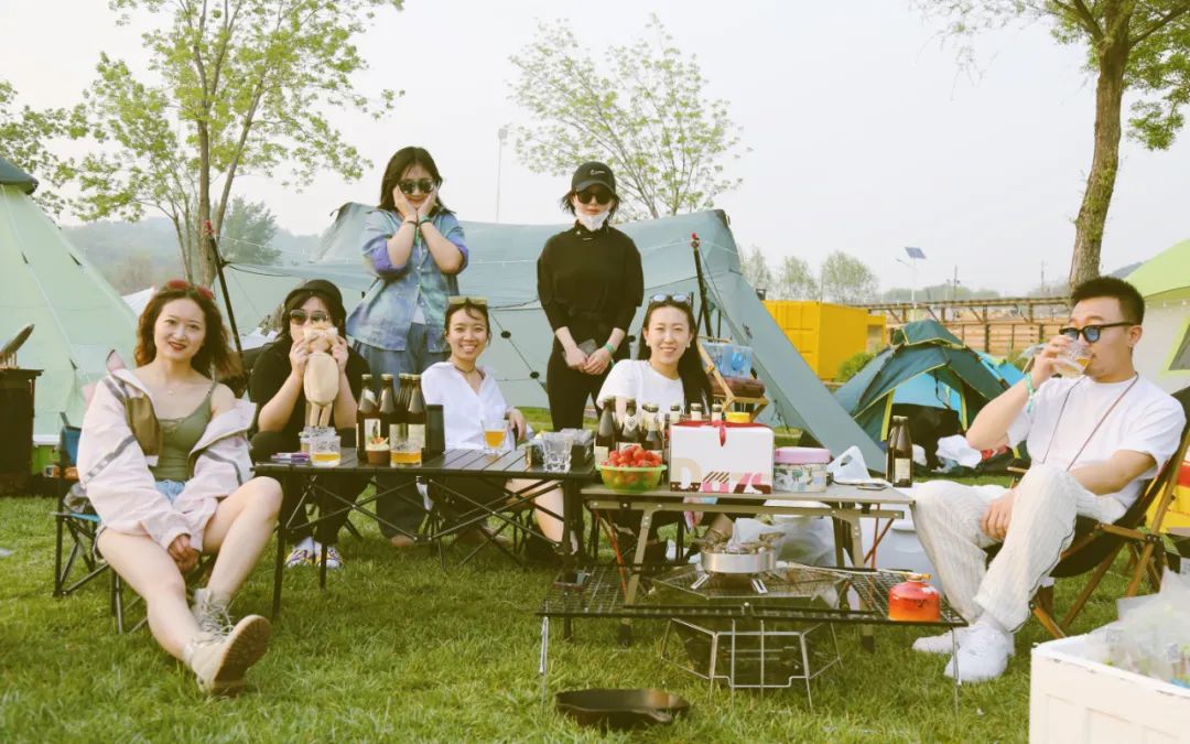 让我们一起去露营一起快乐,与你一起去露营