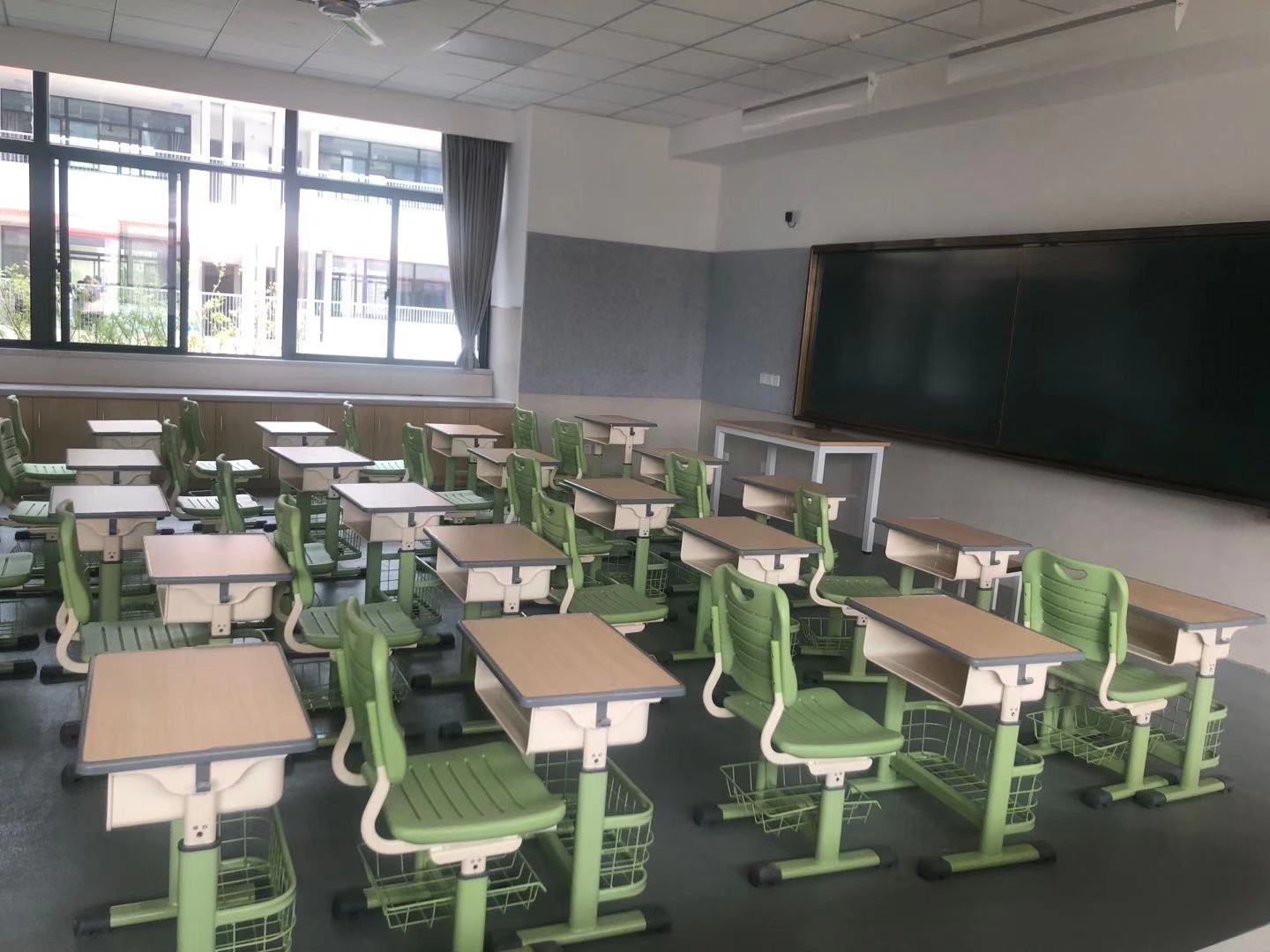 世外秀湖小学,秀湖世外学校公办还是私办