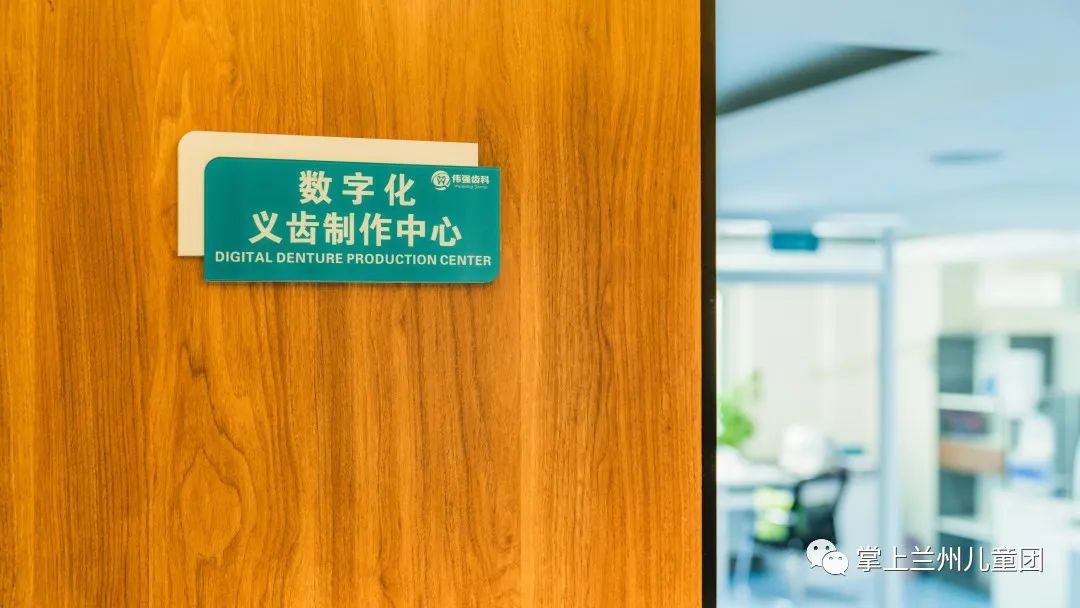 这个周末一起去看电影怎么样,这个周末要一起去游乐园吗