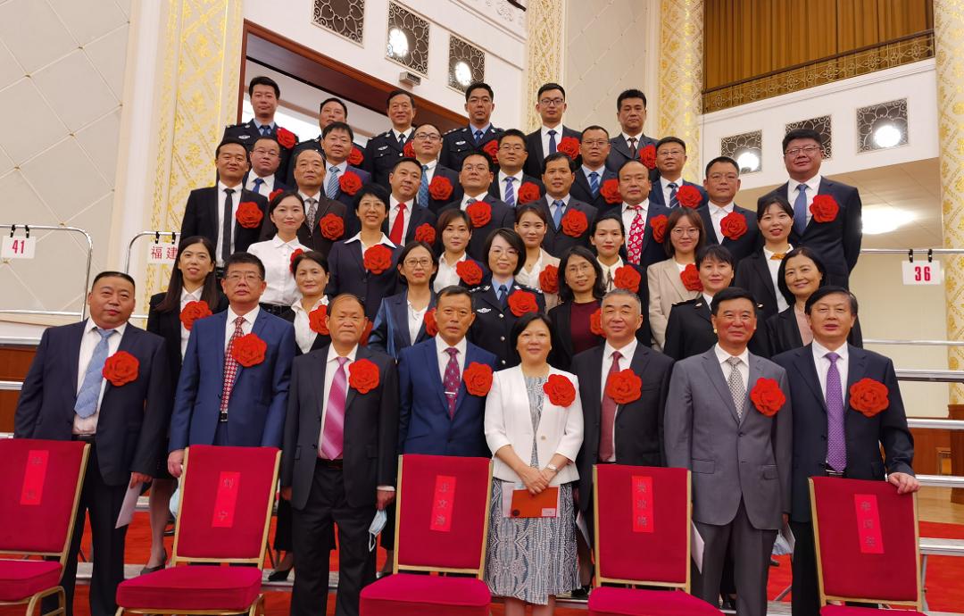 今天，池州的抗疫英雄在北京接受表彰