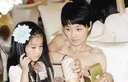 43岁马伊琍离婚后现身被嘲显老,43岁马伊琍离婚后现状