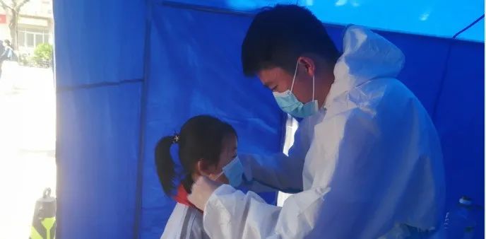 龙江学子学习热议习*平近**总书记在全国抗击新冠肺炎疫情表彰大会上的讲话(省直高校篇)