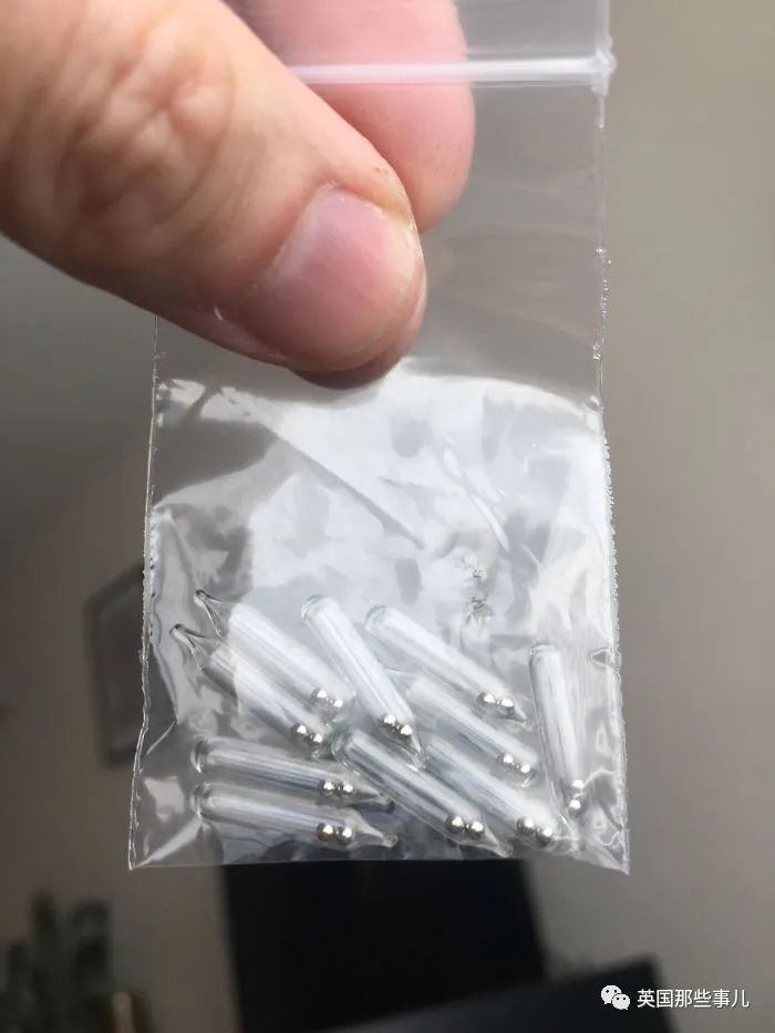 薯片里面吃出白色颗粒,薯片里面吃出异物