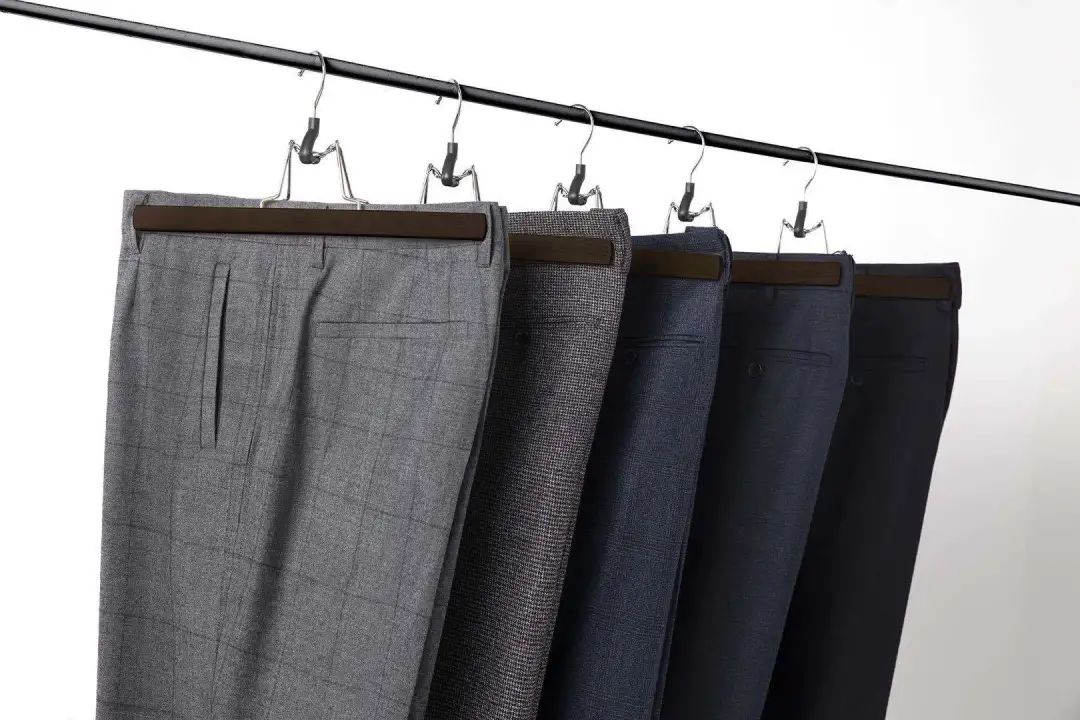 修身有弹性的男裤,宽松修身垂感男裤