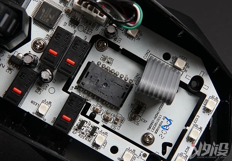 达尔优电竞鼠标em910,达尔优鼠标牧马人em915咋拆