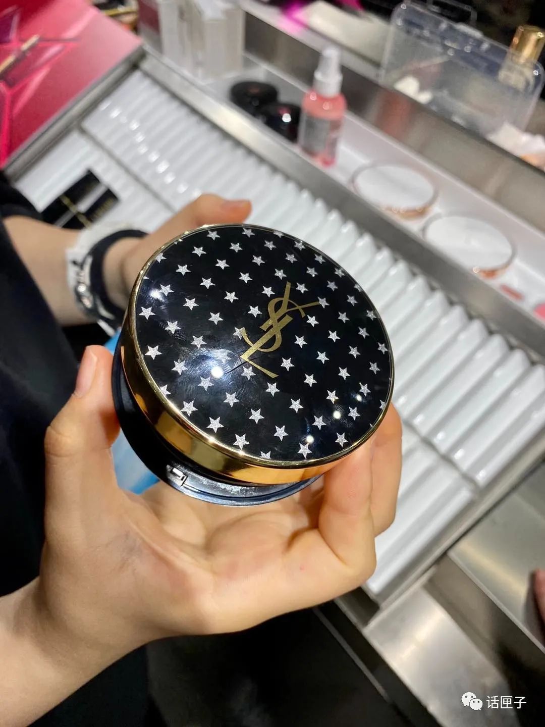 南京路步行街“百世新”组合出道,佛罗伦萨小镇五城联动,买买买不停