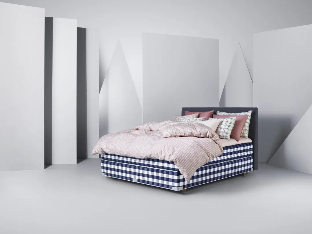 ADSelect｜初秋霓虹，就是要“好色”给你看