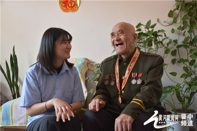 爱心企业慰问对越自卫反击战老兵,关爱功臣慰问老兵弘扬革命精神