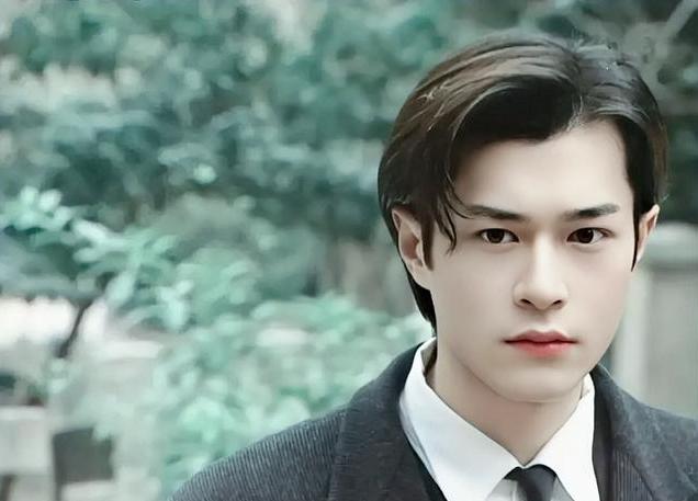 看古天乐年轻时的反应,给外国人看古天乐和黎明视频