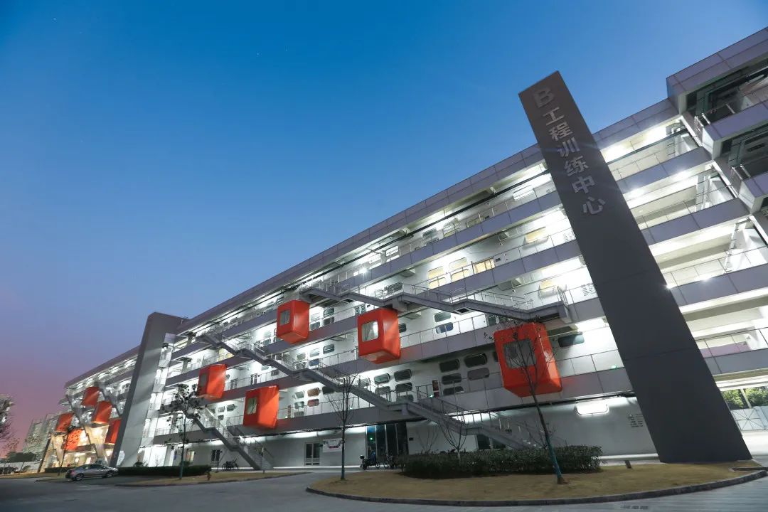 上海第二工业大学最新宣传,上海市第二工业大学60周年校庆