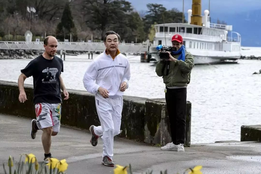 运动的孩子和不运动孩子的区别,为什么孩子越早运动越好