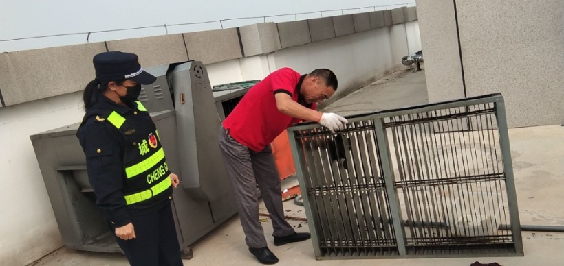 数字城管用汗水守护城市颜值,金乡城管