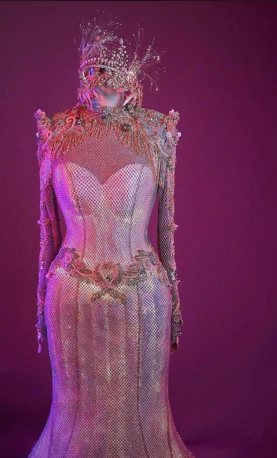 三天打鱼两天晒网｜八戒的珍珠汗衫又在时尚圈翻红了