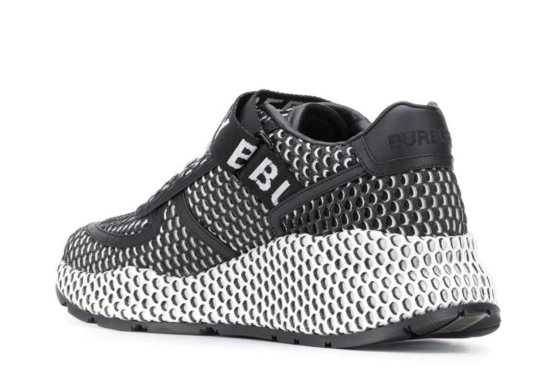 三天打鱼两天晒网｜八戒的珍珠汗衫又在时尚圈翻红了