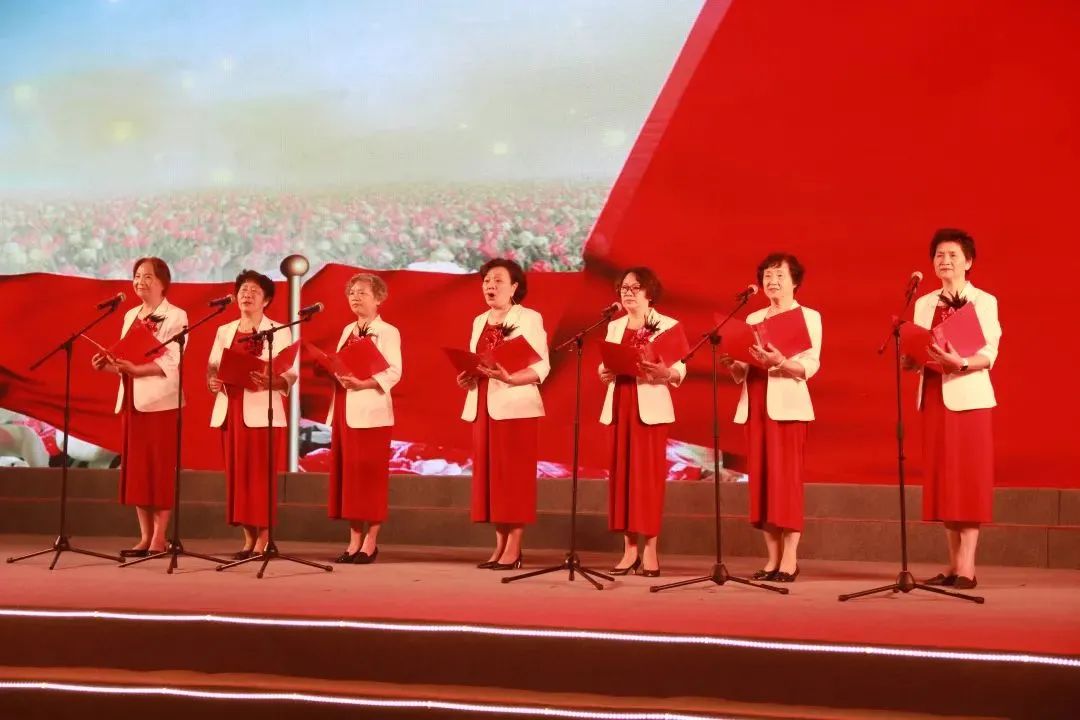 梅陇镇生活日记——梅陇镇举办“社区居民乐小康”暨“撤二建一”20周年社区文化汇演活动