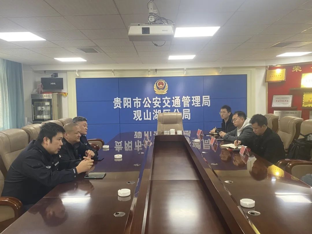 外卖小哥们无法赶来？观山湖交警：派服务队开通绿色通道为他们上牌|一线微观