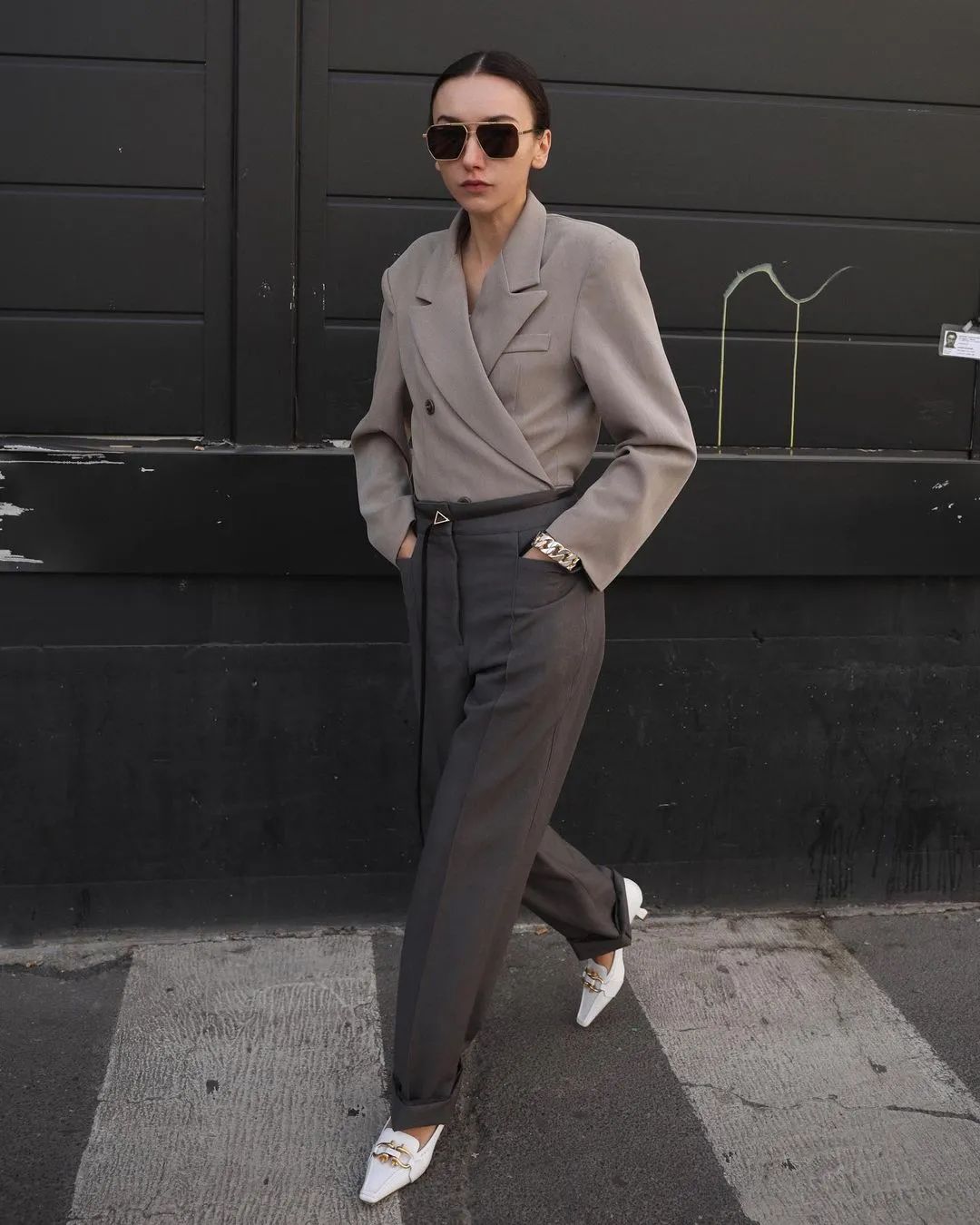 买了很多鞋子,买了那么多鞋子穿不过来