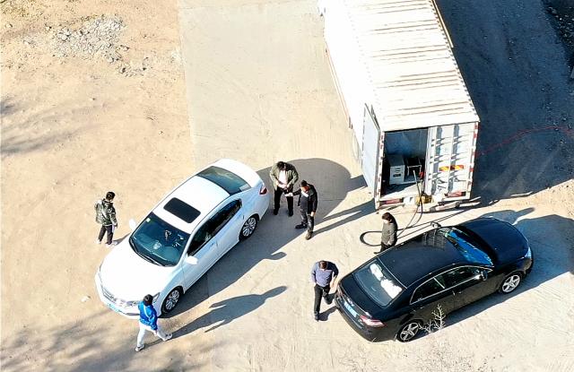 记者暗访黑加油站市场,记者暗访呼和浩特黑加油站