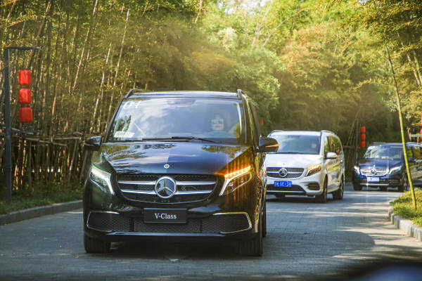 进口奔驰v级驾驶体验,奔驰v级四驱试驾视频
