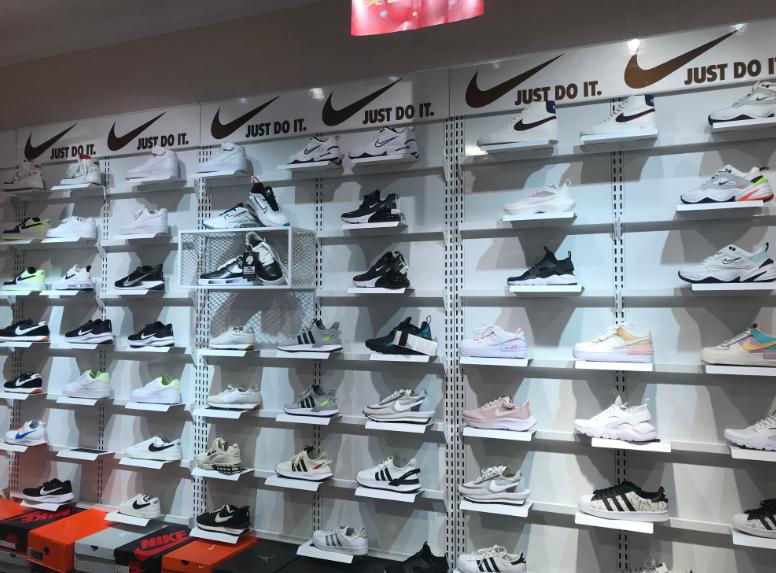 南昌一售假窝点被查,南昌售假