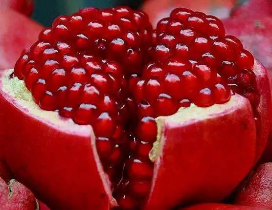 不合格的润唇膏致癌,唇膏选不对有致癌风险