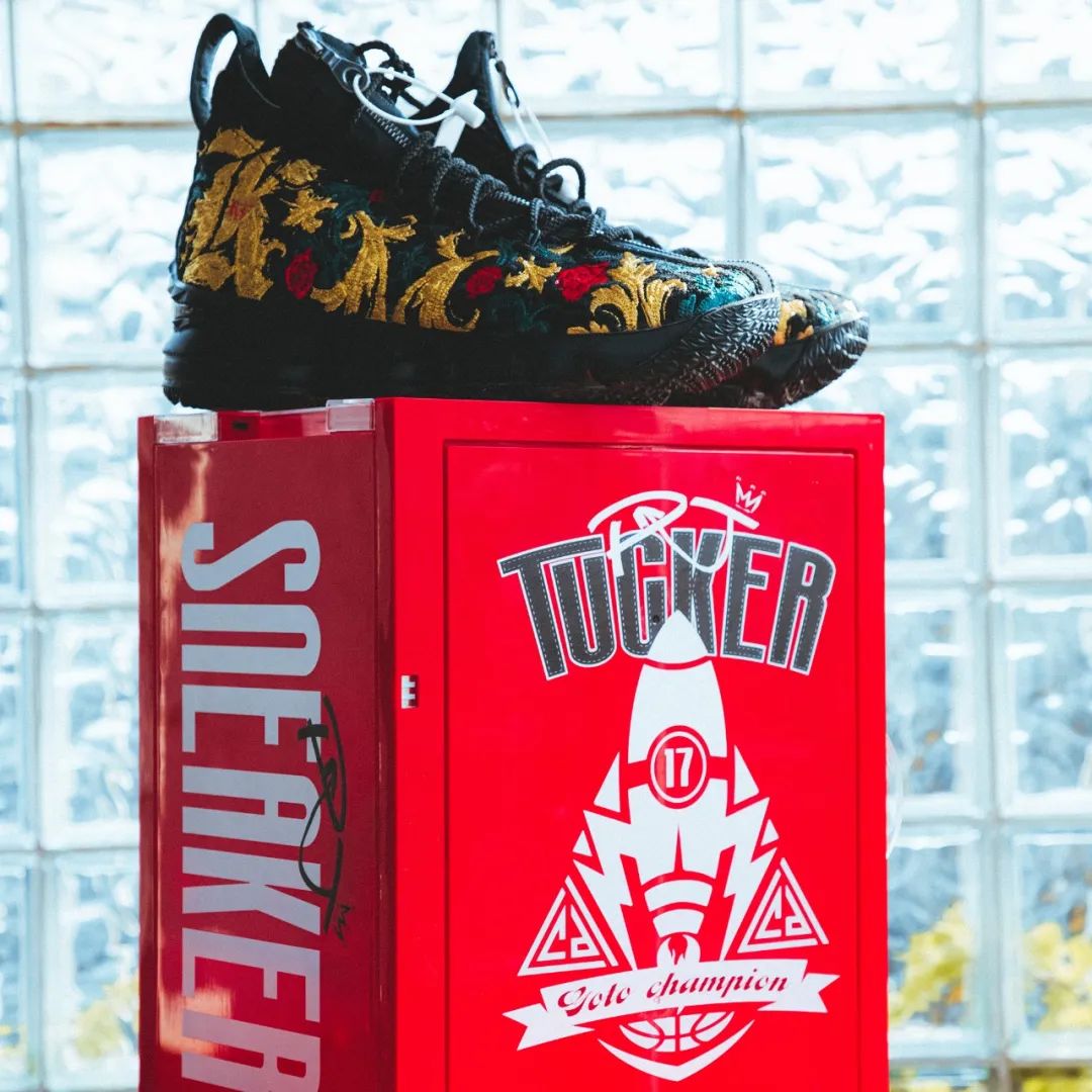 nikesbdunklow最新蓝绿上脚,nikedunksbow联名白绿配色