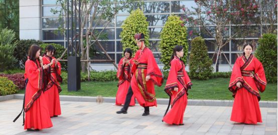 中国传统体育项目踢毽子,踢毽子户外运动