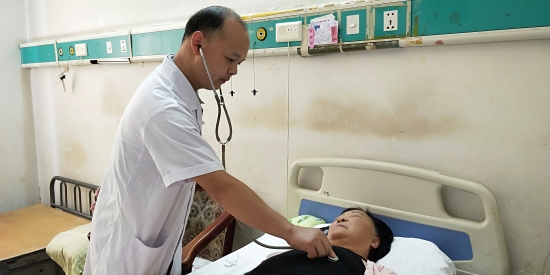 郏县人民医院心血管内科主任万迎杰和他的团队在救死扶伤追求卓越的路上将医者仁心进行到底