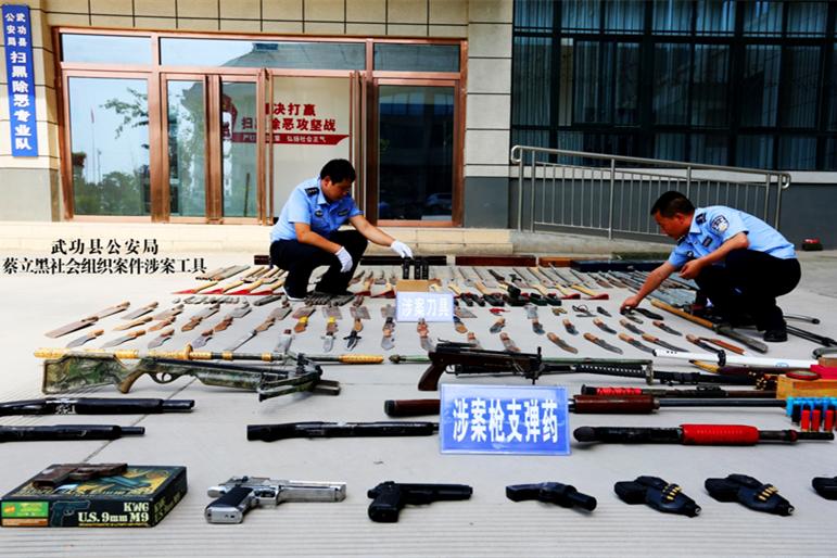 与民警持枪对射、逼人剁手指,这个“黑老大”判了