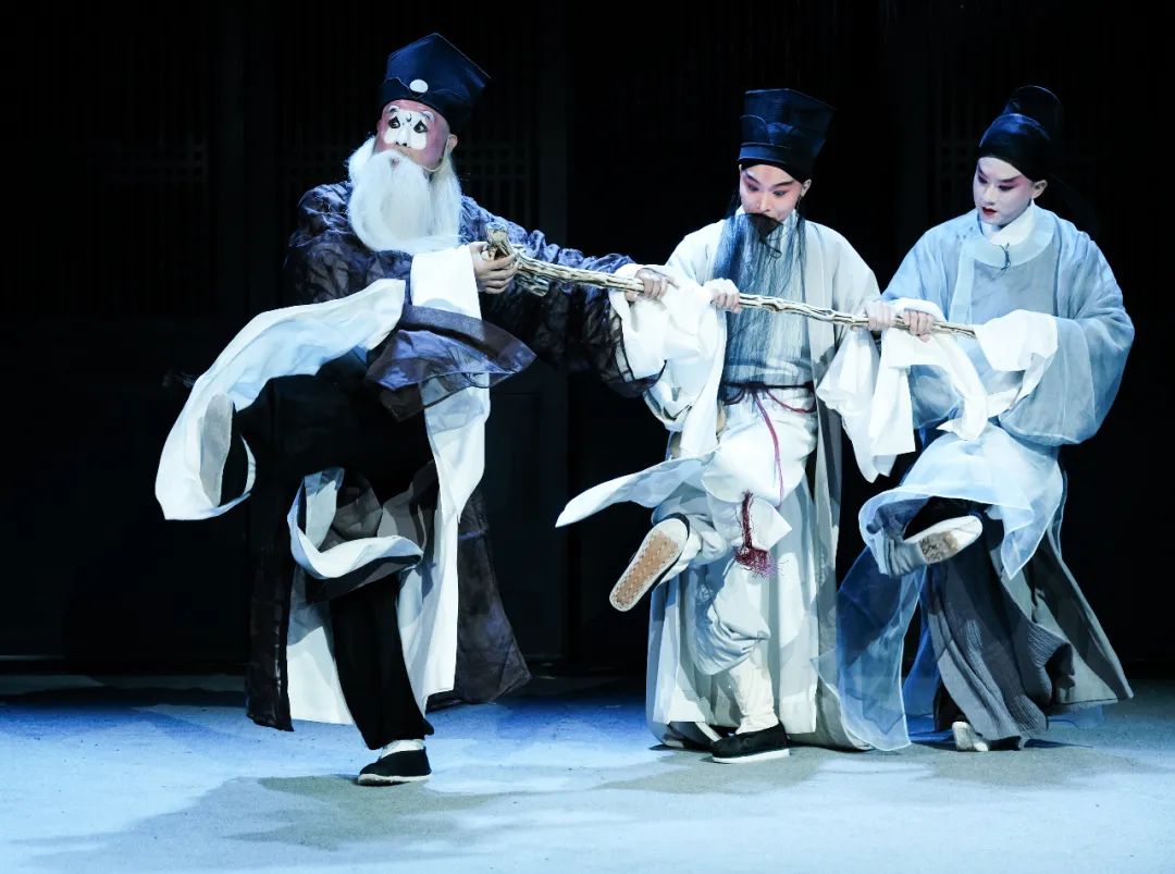 从《鉴证》到《一蓑烟雨》：戏曲是时光雕刻的酒杯，盛得下万千滋味