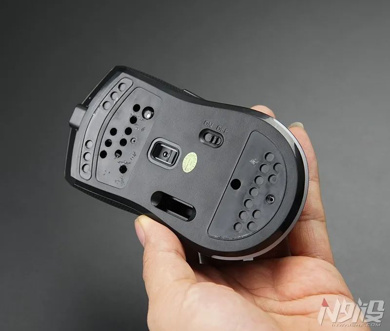 多彩m800无线鼠标拆解,多彩m800无线鼠标微动