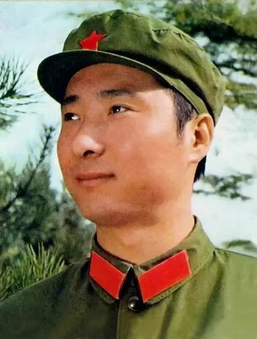 令人一笑解千愁的,是这个光头