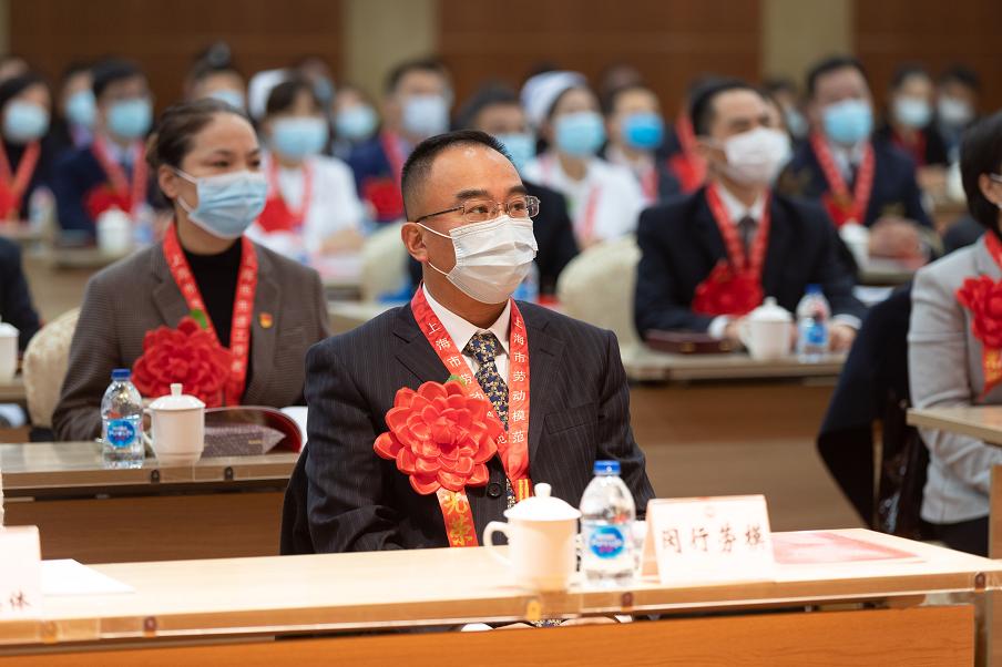 这些受表彰的集体和个人你认识吗,上海有谁受到表彰了