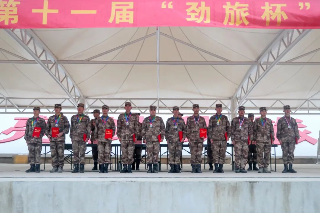 寒风中的他们完整版,寒风中他们一直在坚守