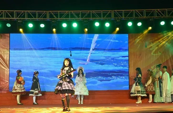 株洲市十八中学艺术节圆满成功,株洲八中文艺表演