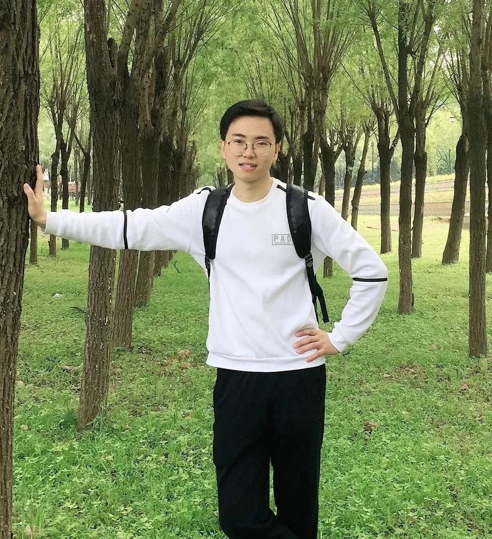 向优秀看齐向榜样靠拢,向优秀的前辈们看齐