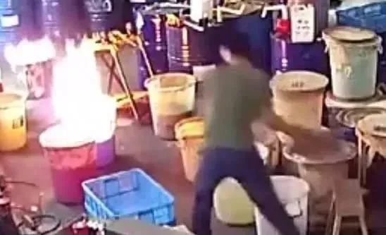 火灾逃生科普短视频,发生火灾时报警流程和注意事项