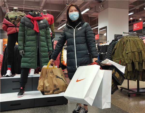 积极主动诚相待，热心肠造就“带货王”——记联盛奥特莱斯许海燕