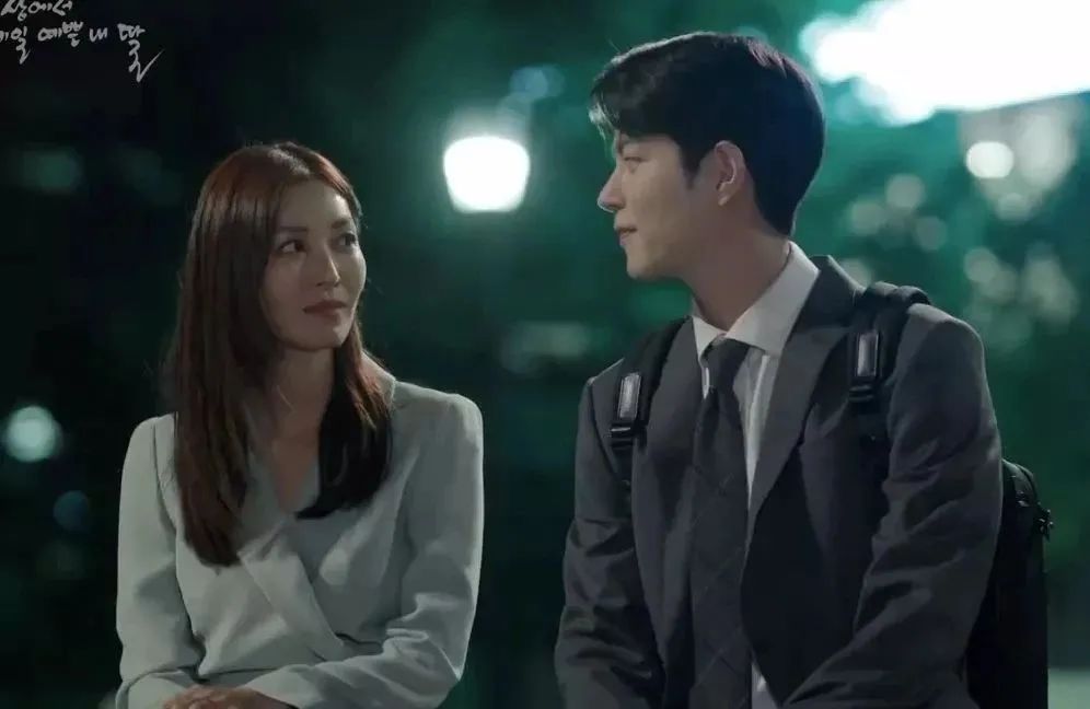 瑞思拜的殿堂级演技，国内热搜也忍不住要给金素妍S卡