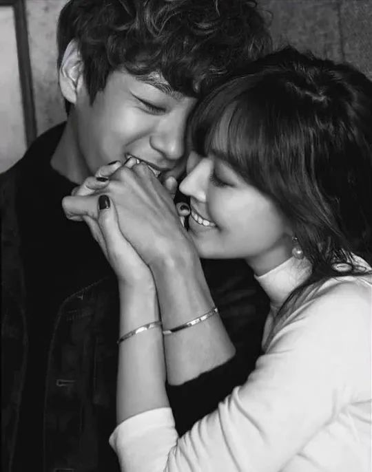 瑞思拜的殿堂级演技，国内热搜也忍不住要给金素妍S卡