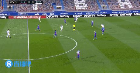 西甲皇马6-1马洛卡本泽马2传2射,皇马对埃瓦尔本泽马