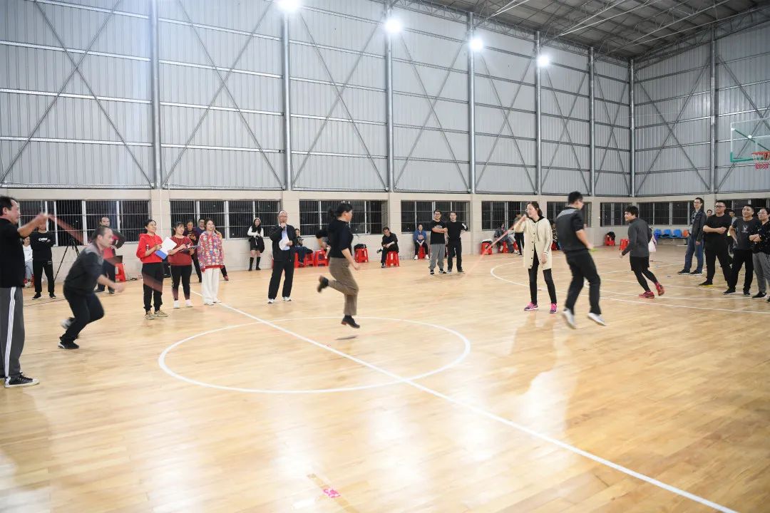 灵山县检察院开展趣味工会活动