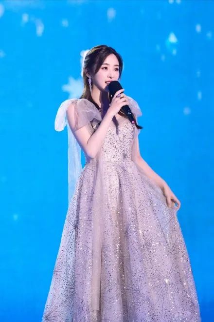 从顶流主持到无人问津,从顶流跌落到低谷