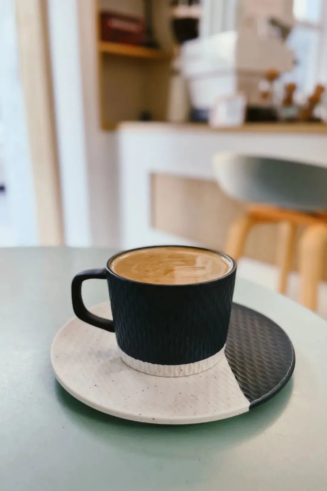 一杯coffee加“滨”，谢谢！