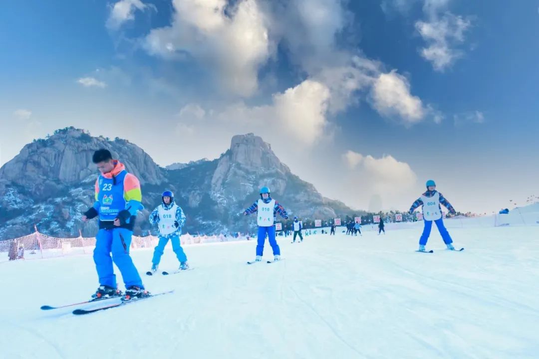 热雪燃冬相约五莲山滑雪场,来延庆玉渡山体验冰雪的乐趣