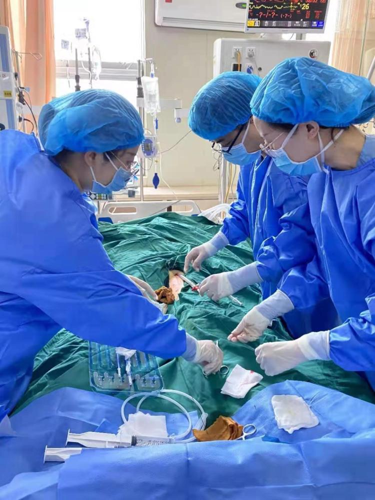 暴发性心肌炎应用ecmo治愈几率,16岁女孩病毒性心肌炎