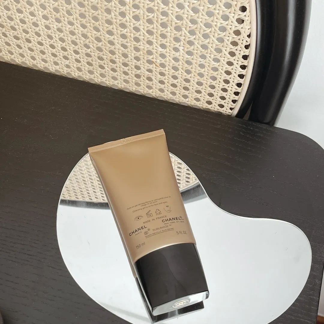 护肤爱用品推荐分享,护肤分享今日份美妆穿搭