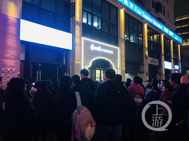 寒假来了校外培训机构升学考试刷题班火爆家长吐槽比上学还累