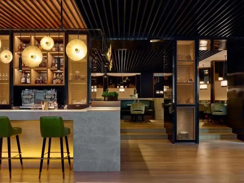 五星酒店住一年,五星酒店搬回家